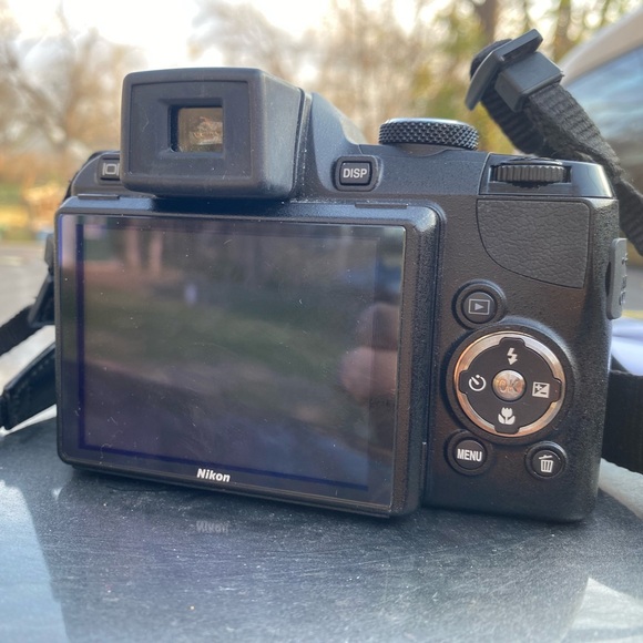 Nikon coolpik P90 digital camera with/ battery , charger and manual. - Picture 9 of 17